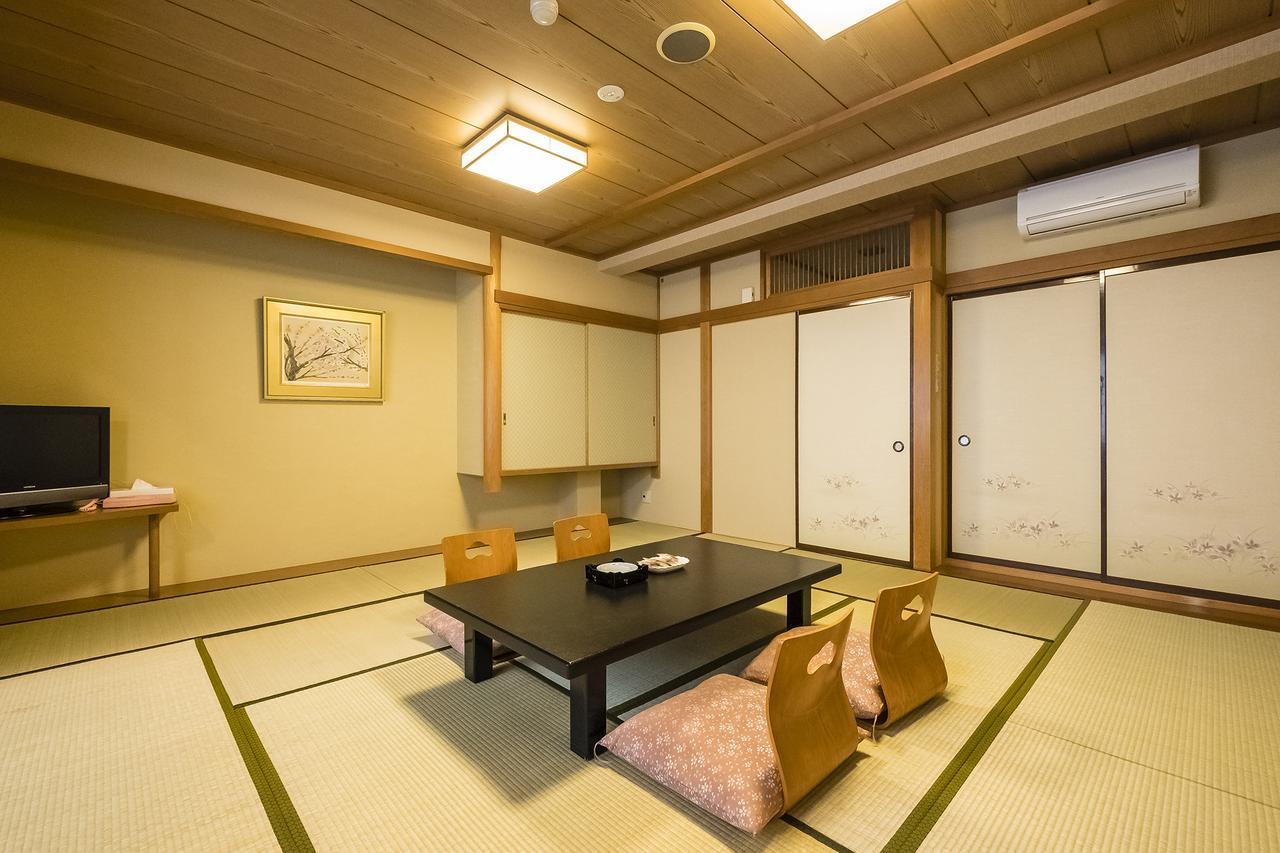Hotel New Tomiyoshi Atami  Zewnętrze zdjęcie